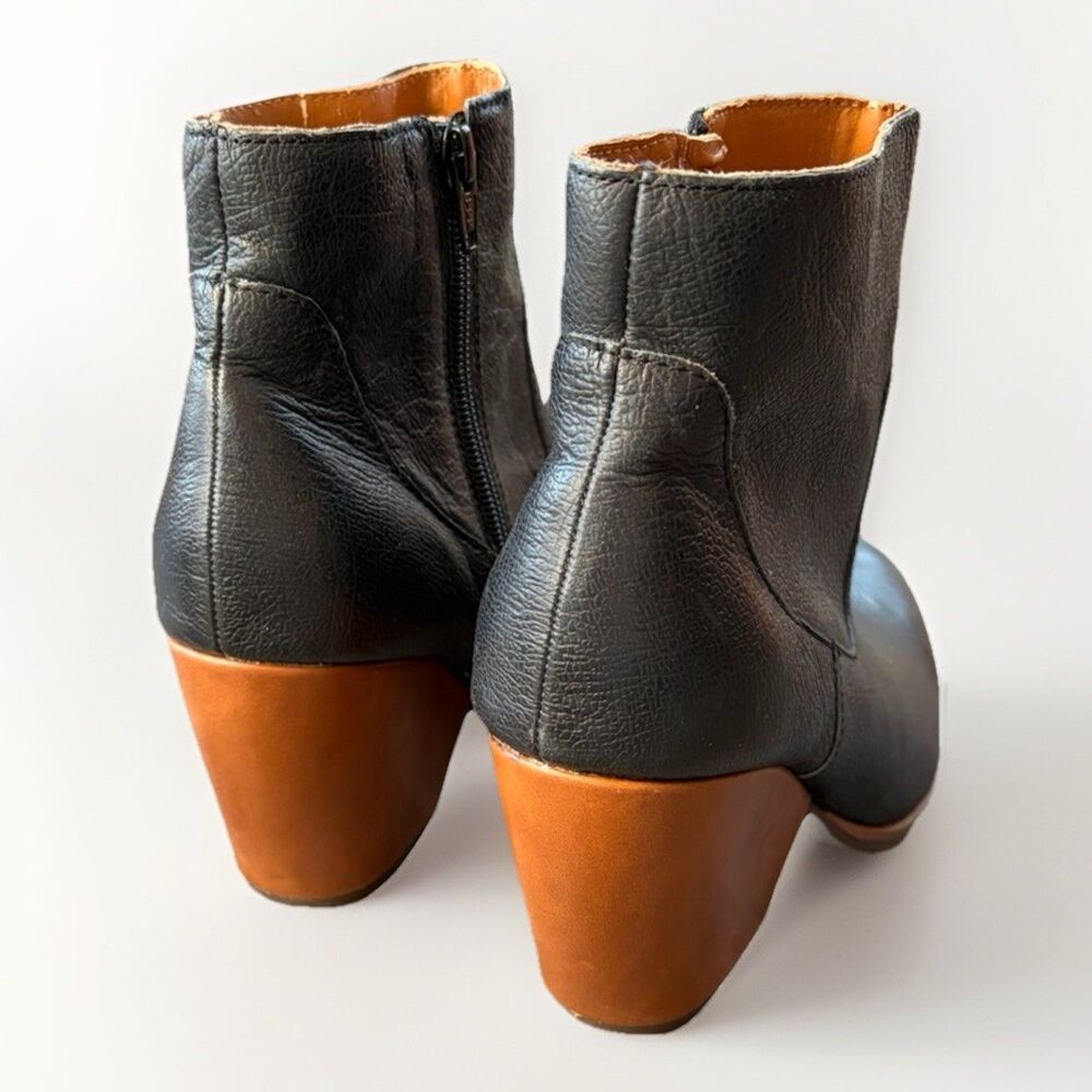 Kork-Ease Korks Women's Patrina Black Leather Bootie Size 9.5 Boots Zip - Picture 5 of 9